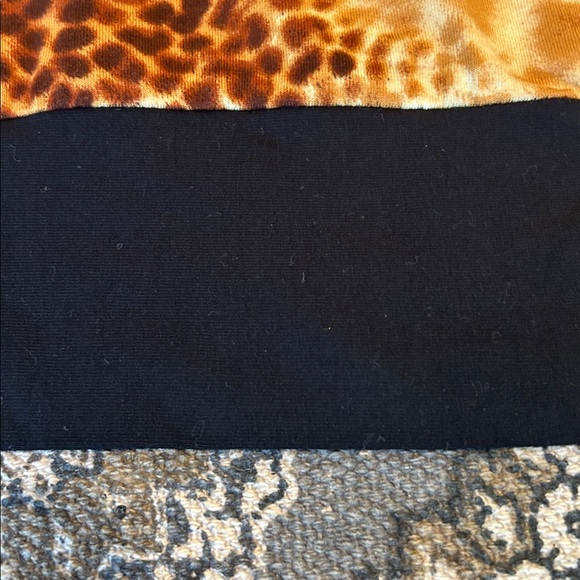 Fendi Jeans Brown and Gold Graphic Tee. NWT. Size S - Picture 4 of 10